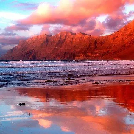 Sleeps 2 Wifi Vakantiehuis Famara