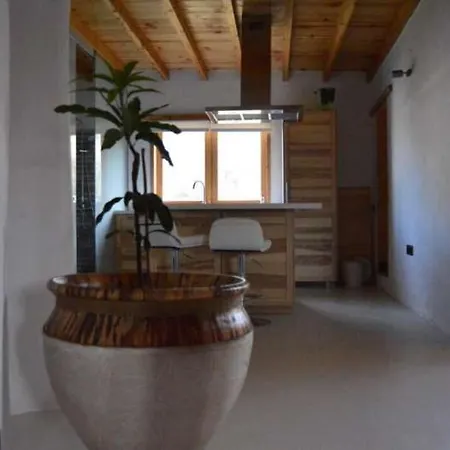 Sleeps 2 Wifi * فامارا